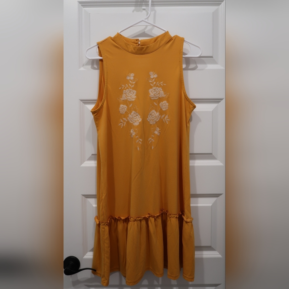 Yellow ALYA Halterneck Dress With Embroidered Detail And Keyhole Back Size L
